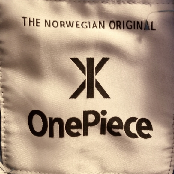 Norwegian one one piece jump in - Picture 1 of 7